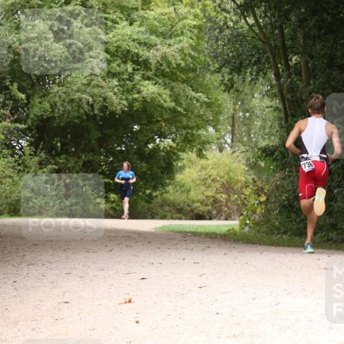30.08.2026 - Elbe Triathlon Hamburg Antke Förster http://msf.ph/oto/10106669 30.08.2026 12:30:12 Laufen 736, 169 meine-sportfotos.de