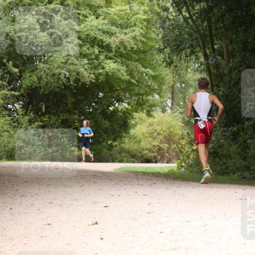 30.08.2026 - Elbe Triathlon Hamburg Antke Förster http://msf.ph/oto/10106671 30.08.2026 12:30:13 Laufen  meine-sportfotos.de