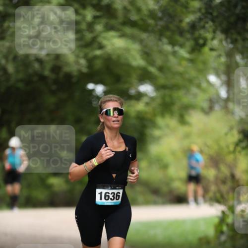 30.08.2026 - Elbe Triathlon Hamburg Antke Förster http://msf.ph/oto/10106676 30.08.2026 12:22:52 Laufen 1636 meine-sportfotos.de