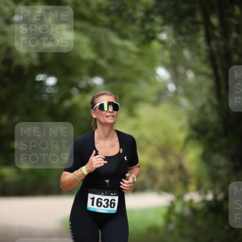 30.08.2026 - Elbe Triathlon Hamburg Antke Förster http://msf.ph/oto/10106678 30.08.2026 12:22:53 Laufen 1636 meine-sportfotos.de