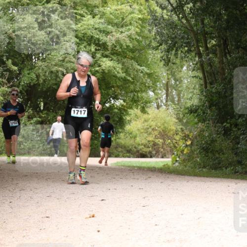 30.08.2026 - Elbe Triathlon Hamburg Antke Förster http://msf.ph/oto/10106709 30.08.2026 12:30:56 Laufen 1717, 1704 meine-sportfotos.de