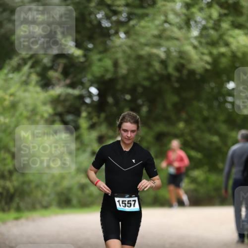 30.08.2026 - Elbe Triathlon Hamburg Antke Förster http://msf.ph/oto/10106714 30.08.2026 12:23:20 Laufen 1557 meine-sportfotos.de
