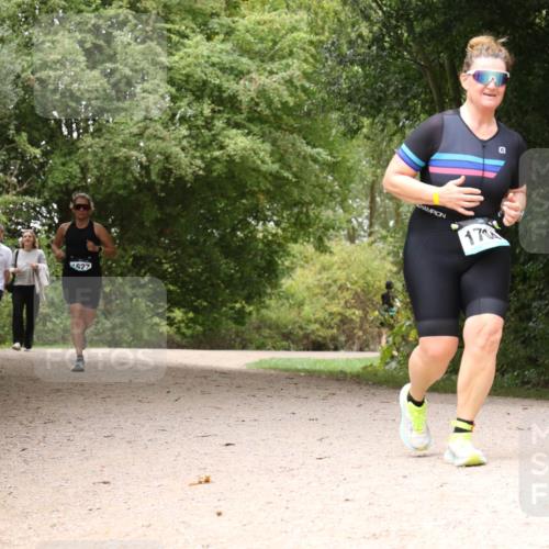 30.08.2026 - Elbe Triathlon Hamburg Antke Förster http://msf.ph/oto/10106723 30.08.2026 12:31:03 Laufen 527, 17 meine-sportfotos.de
