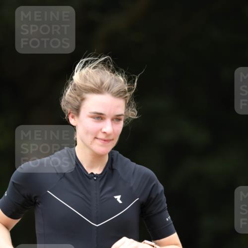 30.08.2026 - Elbe Triathlon Hamburg Antke Förster http://msf.ph/oto/10106724 30.08.2026 12:23:23 Laufen 557 meine-sportfotos.de