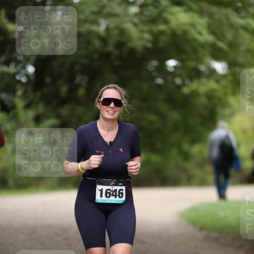 30.08.2026 - Elbe Triathlon Hamburg Antke Förster http://msf.ph/oto/10106728 30.08.2026 12:23:30 Laufen 1646 meine-sportfotos.de