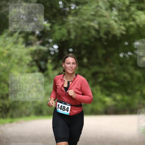 30.08.2026 - Elbe Triathlon Hamburg Antke Förster http://msf.ph/oto/10106736 30.08.2026 12:23:35 Laufen 1484 meine-sportfotos.de