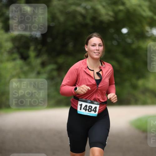 30.08.2026 - Elbe Triathlon Hamburg Antke Förster http://msf.ph/oto/10106738 30.08.2026 12:23:36 Laufen 1484 meine-sportfotos.de