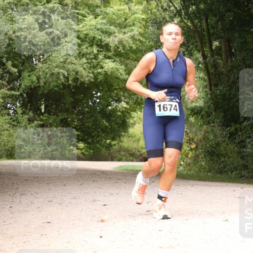 30.08.2026 - Elbe Triathlon Hamburg Antke Förster http://msf.ph/oto/10106743 30.08.2026 12:31:56 Laufen 1674 meine-sportfotos.de