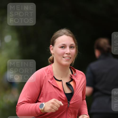 30.08.2026 - Elbe Triathlon Hamburg Antke Förster http://msf.ph/oto/10106744 30.08.2026 12:23:38 Laufen 1484 meine-sportfotos.de