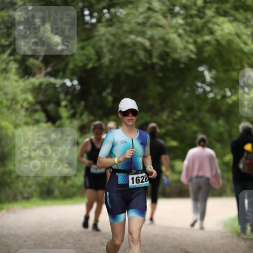 30.08.2026 - Elbe Triathlon Hamburg Antke Förster http://msf.ph/oto/10106746 30.08.2026 12:23:52 Laufen 1628 meine-sportfotos.de