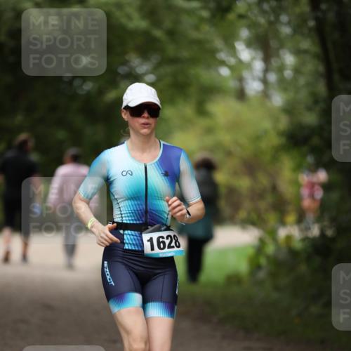 30.08.2026 - Elbe Triathlon Hamburg Antke Förster http://msf.ph/oto/10106750 30.08.2026 12:23:53 Laufen 1628 meine-sportfotos.de