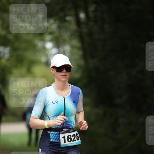 30.08.2026 - Elbe Triathlon Hamburg Antke Förster http://msf.ph/oto/10106752 30.08.2026 12:23:54 Laufen 1628 meine-sportfotos.de