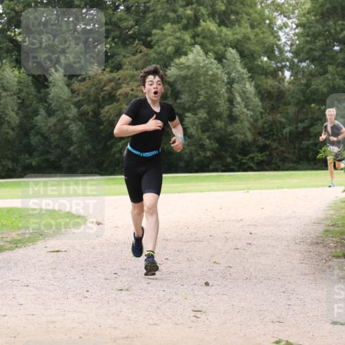 30.08.2026 - Elbe Triathlon Hamburg Antke Förster http://msf.ph/oto/10106755 30.08.2026 12:33:55 Laufen  meine-sportfotos.de