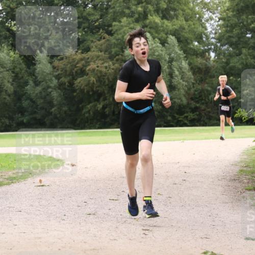 30.08.2026 - Elbe Triathlon Hamburg Antke Förster http://msf.ph/oto/10106757 30.08.2026 12:33:56 Laufen 1735 meine-sportfotos.de