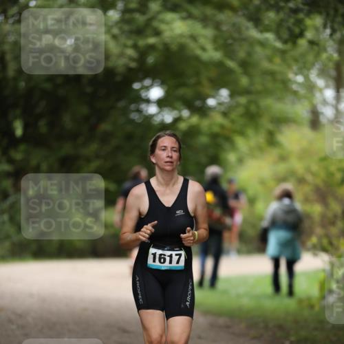 30.08.2026 - Elbe Triathlon Hamburg Antke Förster http://msf.ph/oto/10106758 30.08.2026 12:23:57 Laufen 1617 meine-sportfotos.de