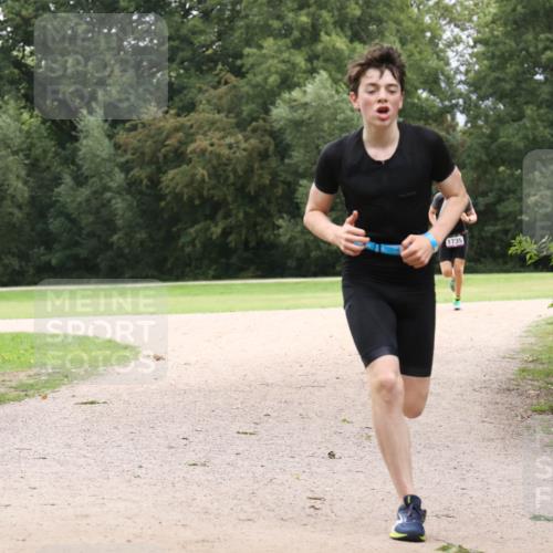 30.08.2026 - Elbe Triathlon Hamburg Antke Förster http://msf.ph/oto/10106759 30.08.2026 12:33:56 Laufen 1735 meine-sportfotos.de