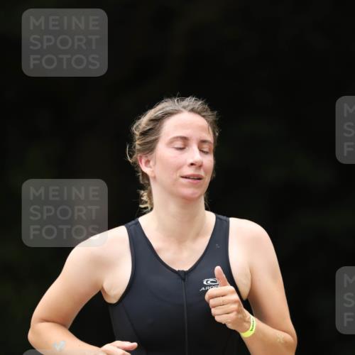 30.08.2026 - Elbe Triathlon Hamburg Antke Förster http://msf.ph/oto/10106766 30.08.2026 12:24:00 Laufen 1617 meine-sportfotos.de