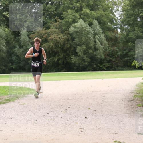 30.08.2026 - Elbe Triathlon Hamburg Antke Förster http://msf.ph/oto/10106769 30.08.2026 12:34:53 Laufen 1733 meine-sportfotos.de