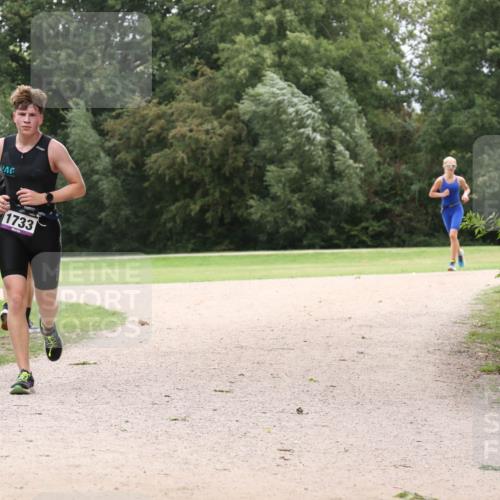 30.08.2026 - Elbe Triathlon Hamburg Antke Förster http://msf.ph/oto/10106773 30.08.2026 12:34:55 Laufen 1733 meine-sportfotos.de