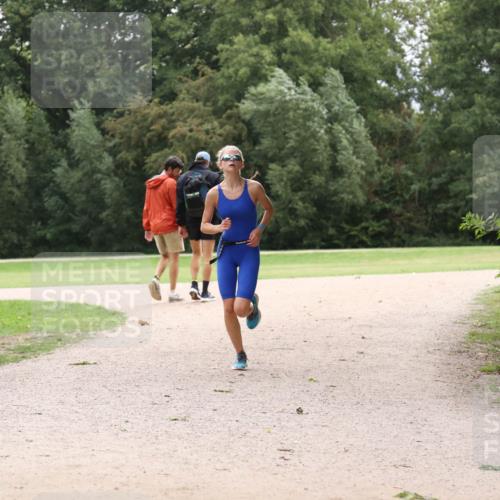 30.08.2026 - Elbe Triathlon Hamburg Antke Förster http://msf.ph/oto/10106781 30.08.2026 12:34:59 Laufen  meine-sportfotos.de