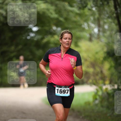 30.08.2026 - Elbe Triathlon Hamburg Antke Förster http://msf.ph/oto/10106794 30.08.2026 12:24:21 Laufen 1697 meine-sportfotos.de