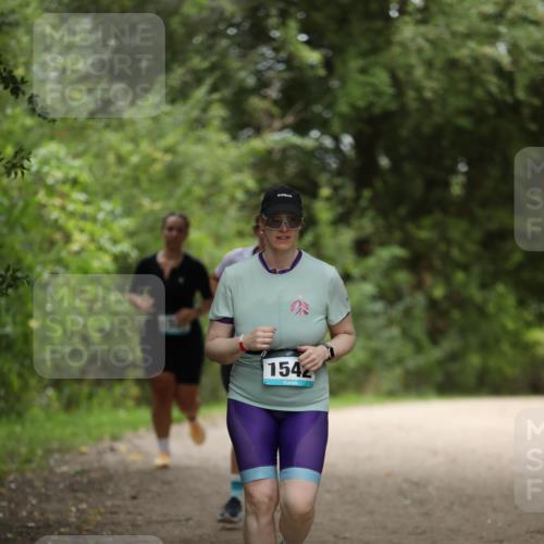 30.08.2026 - Elbe Triathlon Hamburg Antke Förster http://msf.ph/oto/10106802 30.08.2026 12:24:30 Laufen 1542 meine-sportfotos.de