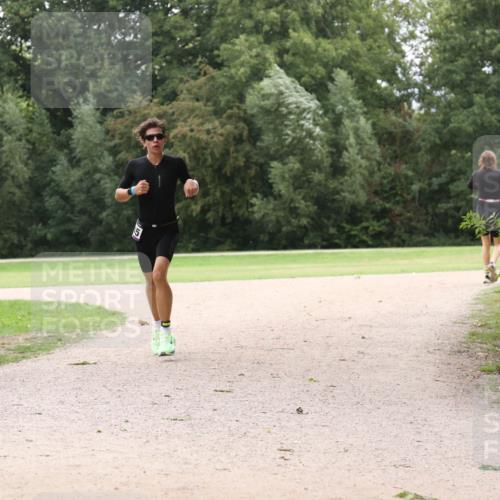 30.08.2026 - Elbe Triathlon Hamburg Antke Förster http://msf.ph/oto/10106803 30.08.2026 12:35:44 Laufen  meine-sportfotos.de