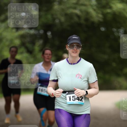 30.08.2026 - Elbe Triathlon Hamburg Antke Förster http://msf.ph/oto/10106806 30.08.2026 12:24:32 Laufen 165, 1542 meine-sportfotos.de