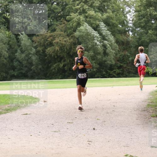 30.08.2026 - Elbe Triathlon Hamburg Antke Förster http://msf.ph/oto/10106813 30.08.2026 12:35:50 Laufen 1743 meine-sportfotos.de