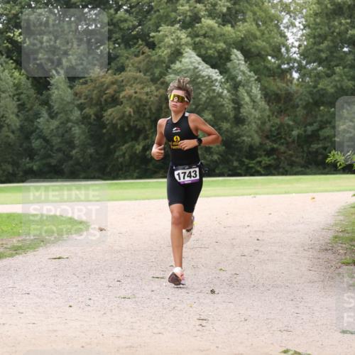 30.08.2026 - Elbe Triathlon Hamburg Antke Förster http://msf.ph/oto/10106817 30.08.2026 12:35:51 Laufen 1743 meine-sportfotos.de