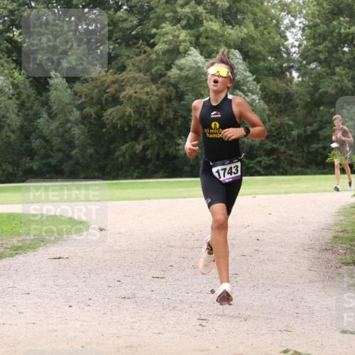 30.08.2026 - Elbe Triathlon Hamburg Antke Förster http://msf.ph/oto/10106819 30.08.2026 12:35:52 Laufen 1743 meine-sportfotos.de
