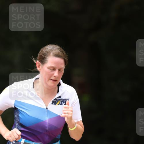 30.08.2026 - Elbe Triathlon Hamburg Antke Förster http://msf.ph/oto/10106820 30.08.2026 12:24:36 Laufen 1656 meine-sportfotos.de