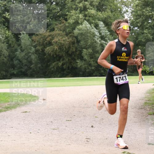 30.08.2026 - Elbe Triathlon Hamburg Antke Förster http://msf.ph/oto/10106821 30.08.2026 12:35:53 Laufen 1743 meine-sportfotos.de