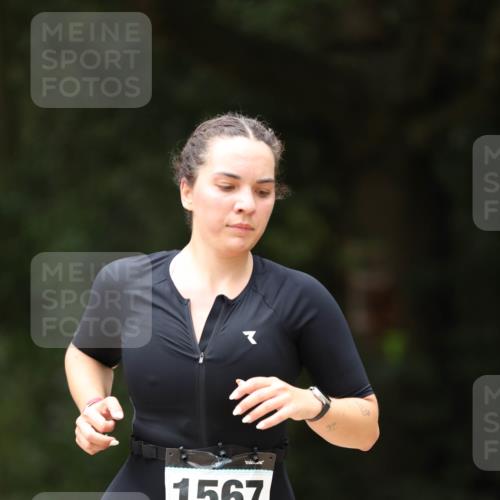 30.08.2026 - Elbe Triathlon Hamburg Antke Förster http://msf.ph/oto/10106824 30.08.2026 12:24:38 Laufen 1567 meine-sportfotos.de