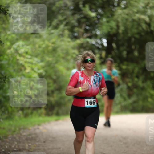 30.08.2026 - Elbe Triathlon Hamburg Antke Förster http://msf.ph/oto/10106826 30.08.2026 12:24:43 Laufen 1661 meine-sportfotos.de