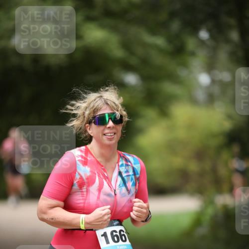 30.08.2026 - Elbe Triathlon Hamburg Antke Förster http://msf.ph/oto/10106832 30.08.2026 12:24:46 Laufen 166 meine-sportfotos.de