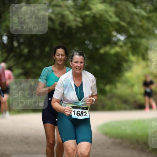 30.08.2026 - Elbe Triathlon Hamburg Antke Förster http://msf.ph/oto/10106836 30.08.2026 12:24:50 Laufen 1682 meine-sportfotos.de