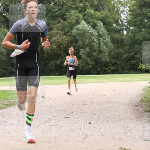 30.08.2026 - Elbe Triathlon Hamburg Antke Förster http://msf.ph/oto/10106841 30.08.2026 12:36:05 Laufen 1732 meine-sportfotos.de