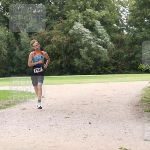 30.08.2026 - Elbe Triathlon Hamburg Antke Förster http://msf.ph/oto/10106845 30.08.2026 12:36:08 Laufen 1732 meine-sportfotos.de