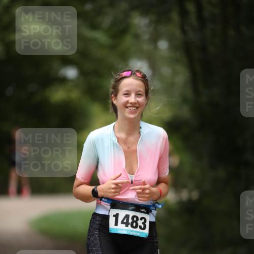 30.08.2026 - Elbe Triathlon Hamburg Antke Förster http://msf.ph/oto/10106846 30.08.2026 12:24:53 Laufen 1483 meine-sportfotos.de
