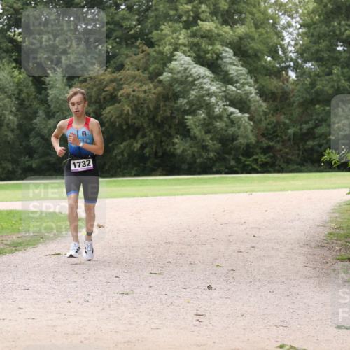 30.08.2026 - Elbe Triathlon Hamburg Antke Förster http://msf.ph/oto/10106847 30.08.2026 12:36:08 Laufen 1732 meine-sportfotos.de