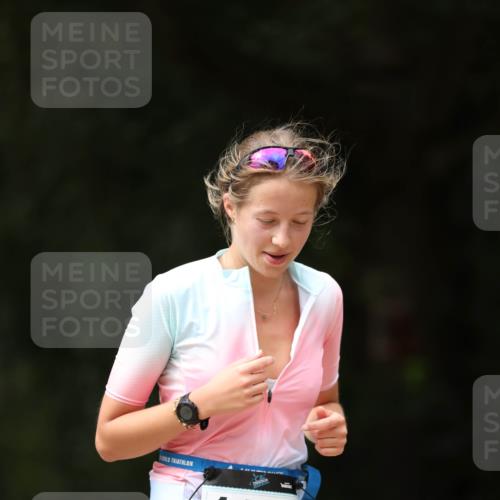 30.08.2026 - Elbe Triathlon Hamburg Antke Förster http://msf.ph/oto/10106850 30.08.2026 12:24:54 Laufen 1483 meine-sportfotos.de