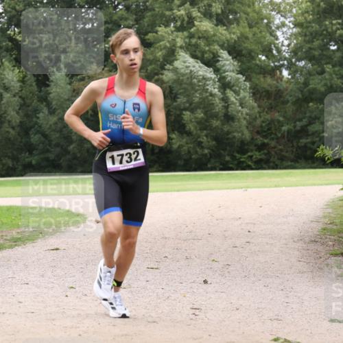 30.08.2026 - Elbe Triathlon Hamburg Antke Förster http://msf.ph/oto/10106853 30.08.2026 12:36:10 Laufen 1732 meine-sportfotos.de