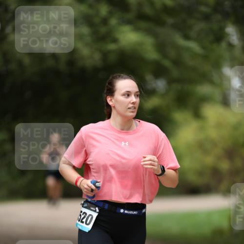 30.08.2026 - Elbe Triathlon Hamburg Antke Förster http://msf.ph/oto/10106864 30.08.2026 12:25:01 Laufen 520 meine-sportfotos.de