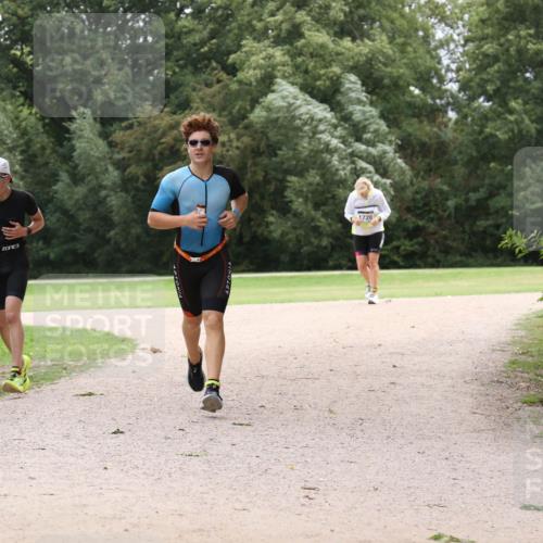 30.08.2026 - Elbe Triathlon Hamburg Antke Förster http://msf.ph/oto/10106869 30.08.2026 12:37:42 Laufen 1720 meine-sportfotos.de
