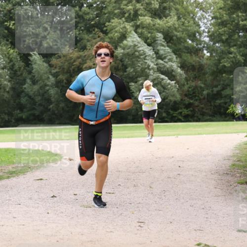 30.08.2026 - Elbe Triathlon Hamburg Antke Förster http://msf.ph/oto/10106871 30.08.2026 12:37:43 Laufen 1720 meine-sportfotos.de