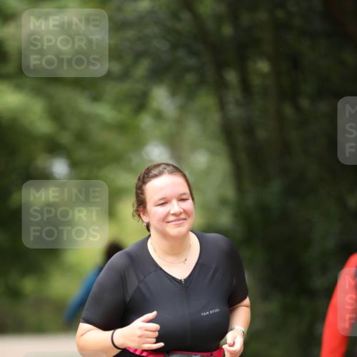 30.08.2026 - Elbe Triathlon Hamburg Antke Förster http://msf.ph/oto/10106878 30.08.2026 12:25:14 Laufen 416 meine-sportfotos.de
