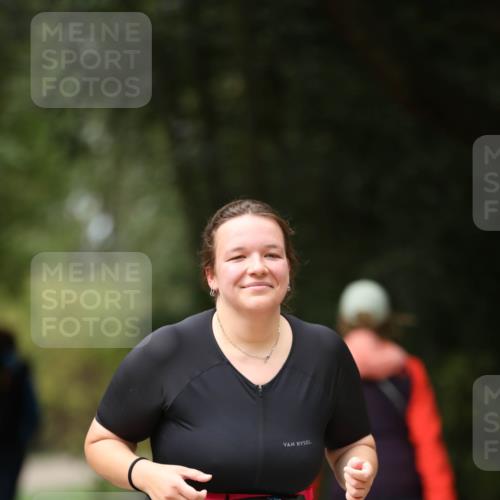 30.08.2026 - Elbe Triathlon Hamburg Antke Förster http://msf.ph/oto/10106880 30.08.2026 12:25:14 Laufen 1416 meine-sportfotos.de