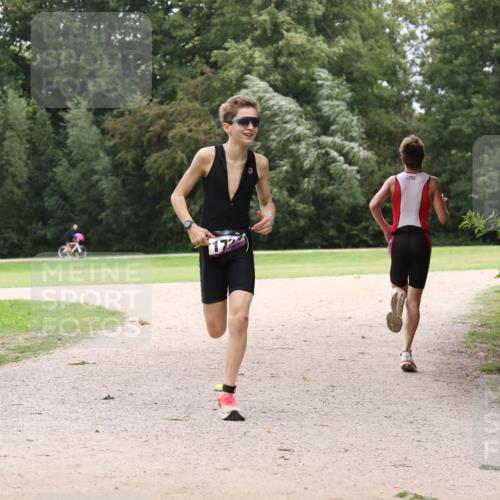 30.08.2026 - Elbe Triathlon Hamburg Antke Förster http://msf.ph/oto/10106889 30.08.2026 12:38:17 Laufen 1172 meine-sportfotos.de
