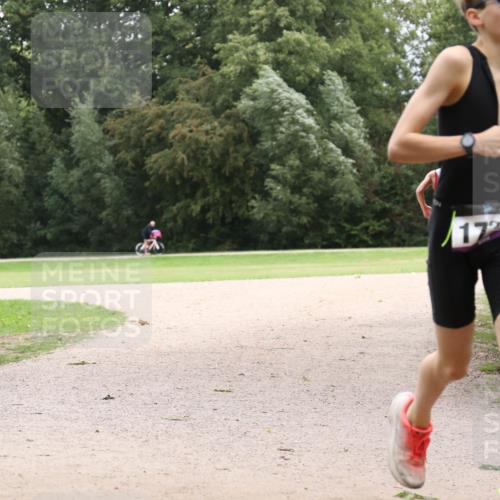 30.08.2026 - Elbe Triathlon Hamburg Antke Förster http://msf.ph/oto/10106895 30.08.2026 12:38:18 Laufen 1723 meine-sportfotos.de